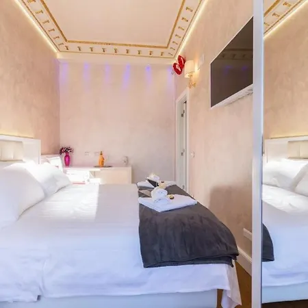 Piazza Venezia Luxury בית הארחה
