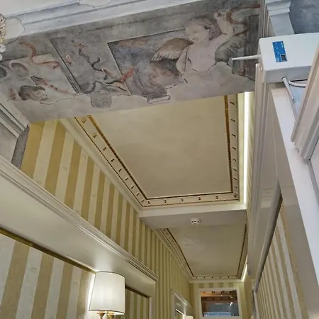 בית הארחה Piazza Venezia Luxury רומא