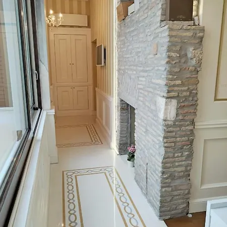 בית הארחה Piazza Venezia Luxury רומא