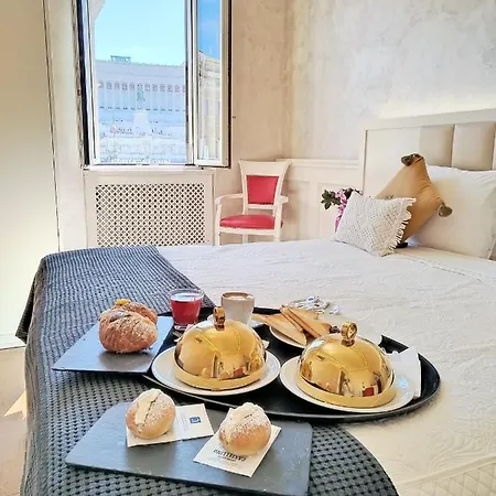 Piazza Venezia Luxury Rom