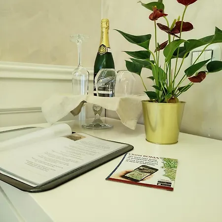 Piazza Venezia Luxury 4* ローマ