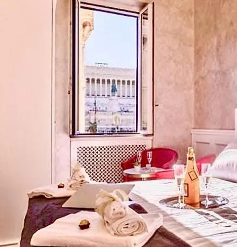 Piazza Venezia Luxury Konukevi