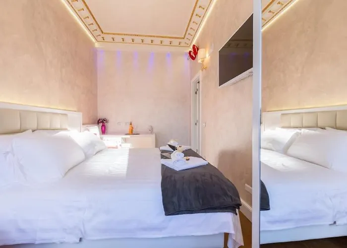 Piazza Venezia Luxury Konukevi