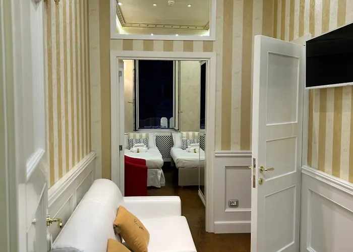 Piazza Venezia Luxury Konukevi 4*