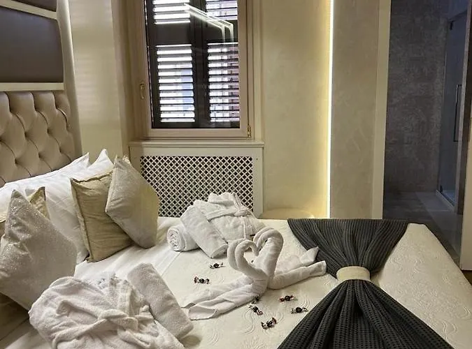 Piazza Venezia Luxury Konukevi Roma