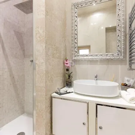 Piazza Venezia Luxury Rom