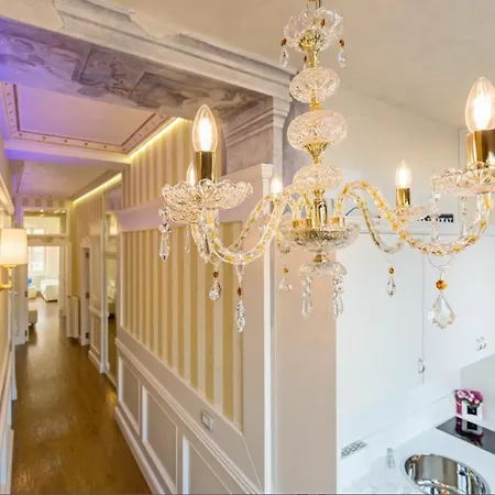 Piazza Venezia Luxury Rom