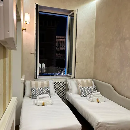 Piazza Venezia Luxury 4* Rom